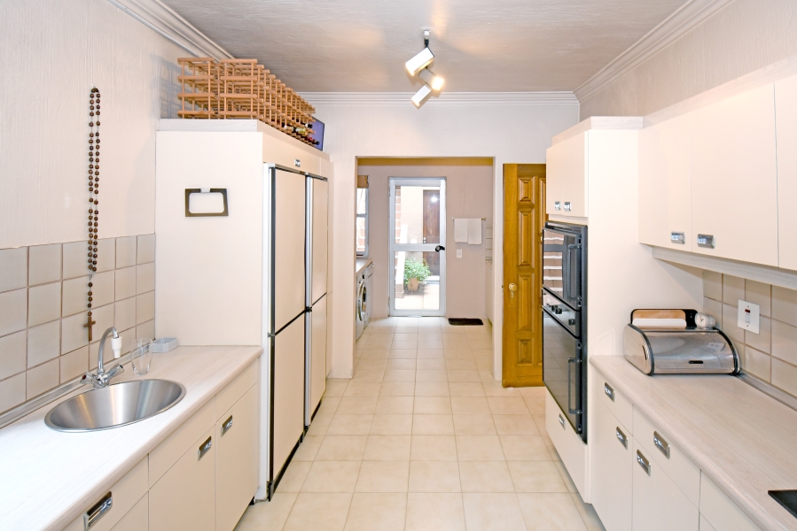 3 Bedroom Property for Sale in Illovo Gauteng