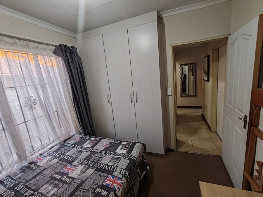 2 Bedroom Property for Sale in Cosmo City Gauteng