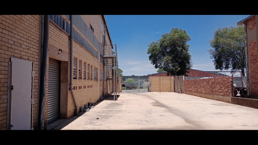 To Let commercial Property for Rent in Benrose Gauteng