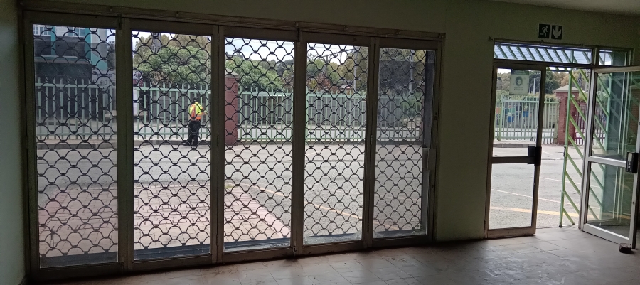 To Let commercial Property for Rent in Benrose Gauteng