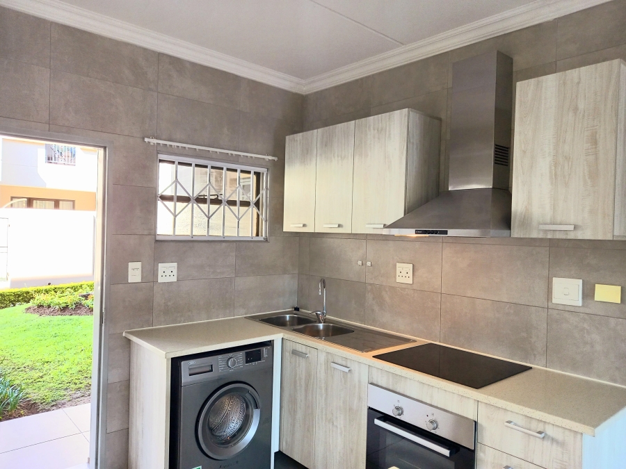 To Let 2 Bedroom Property for Rent in Broadacres Gauteng