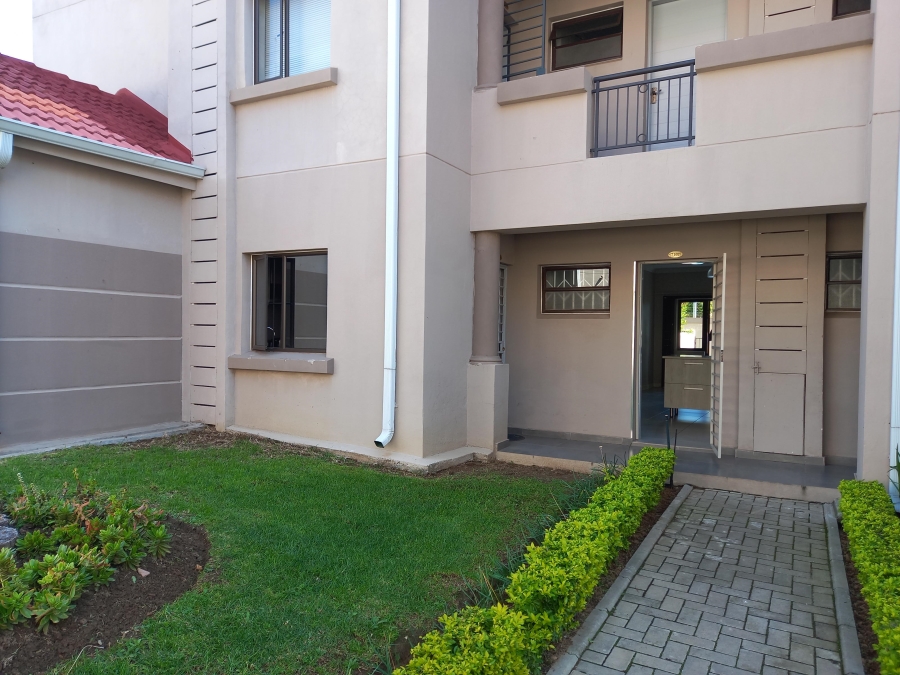 To Let 2 Bedroom Property for Rent in Broadacres Gauteng