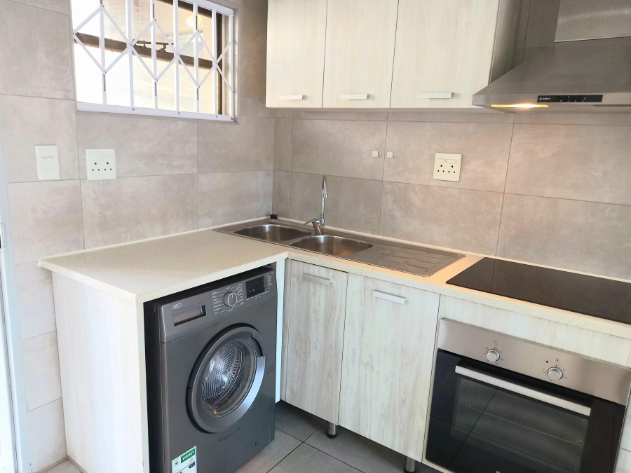 To Let 2 Bedroom Property for Rent in Broadacres Gauteng