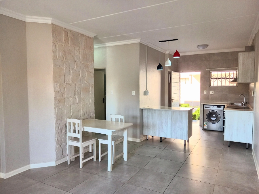 To Let 2 Bedroom Property for Rent in Broadacres Gauteng