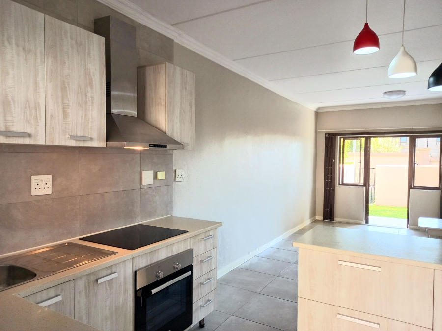 To Let 2 Bedroom Property for Rent in Broadacres Gauteng