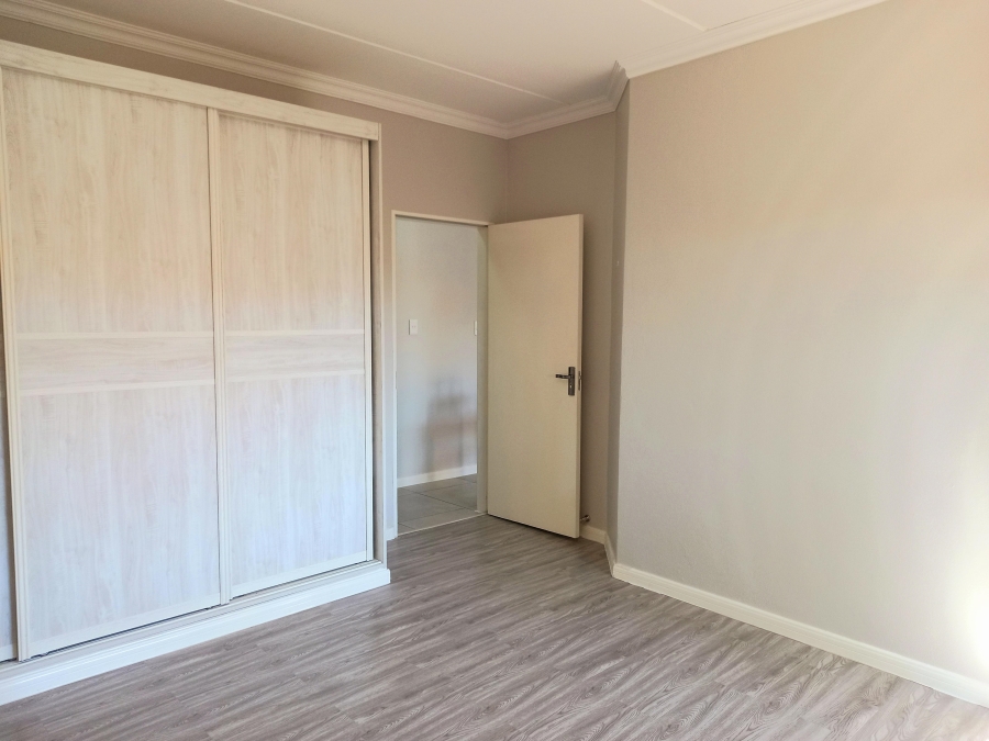 To Let 2 Bedroom Property for Rent in Broadacres Gauteng