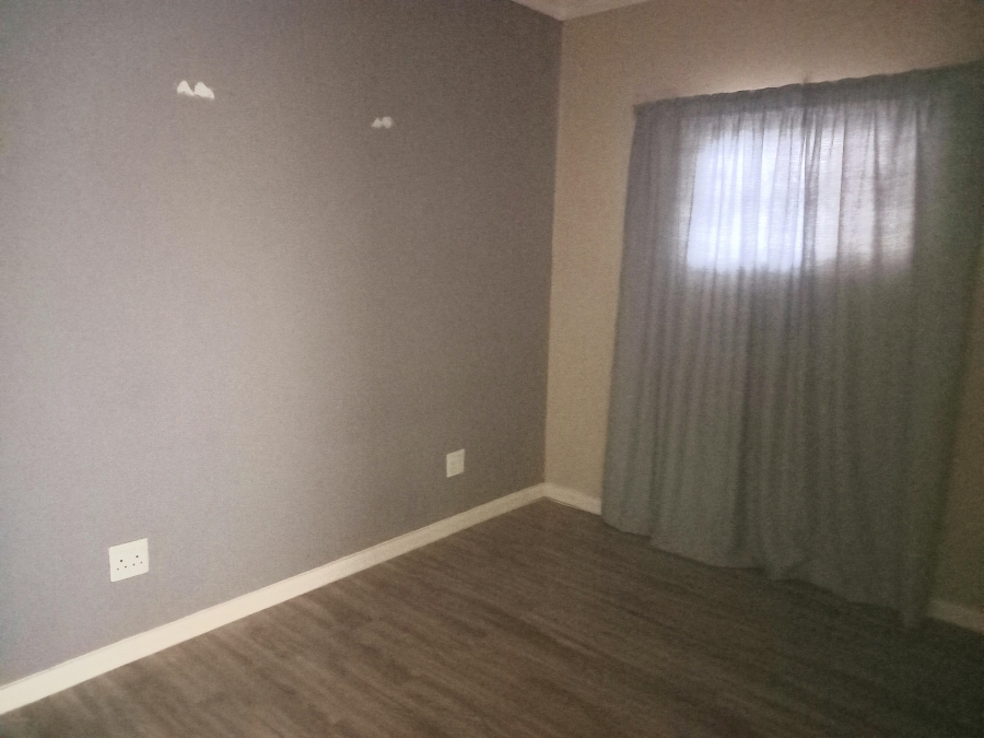 To Let 2 Bedroom Property for Rent in Broadacres Gauteng