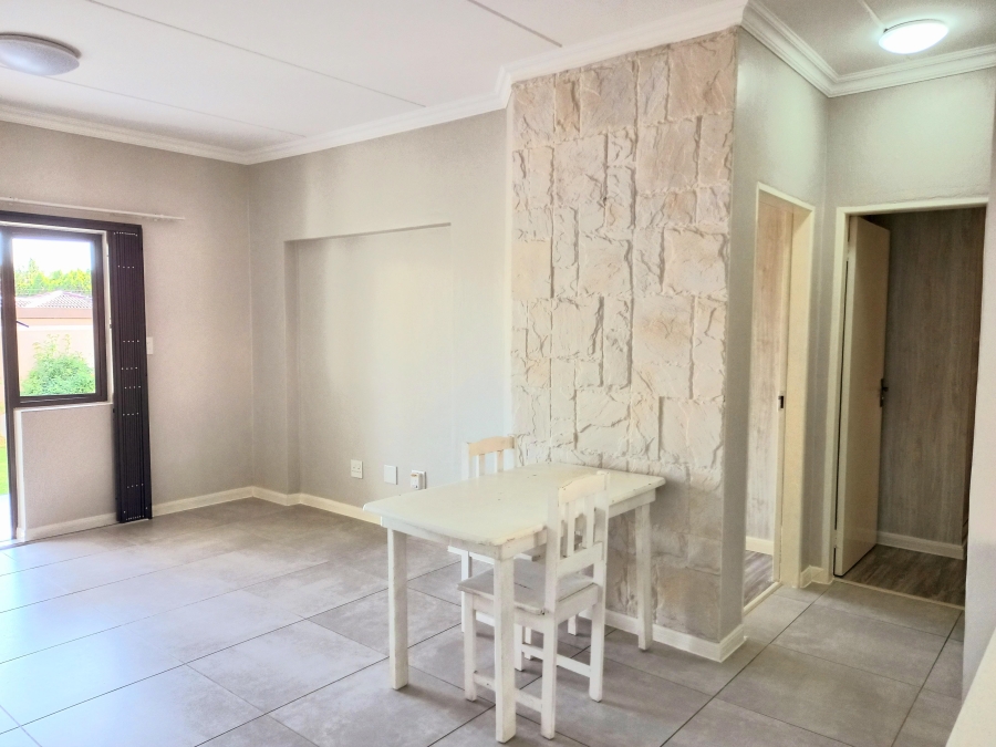 To Let 2 Bedroom Property for Rent in Broadacres Gauteng