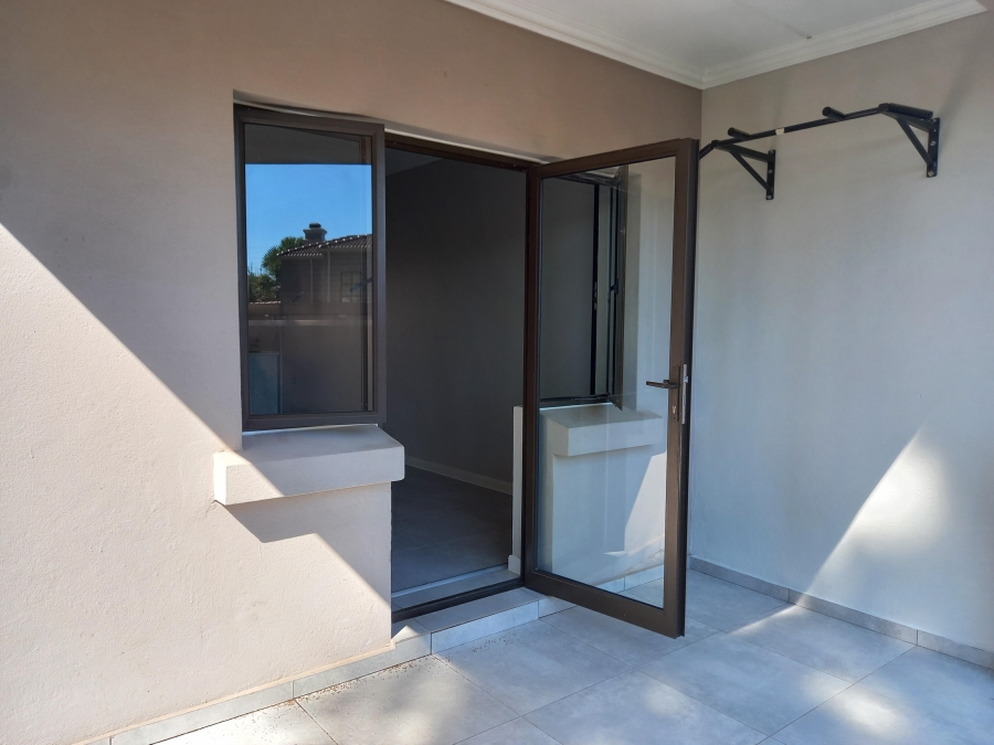 To Let 2 Bedroom Property for Rent in Broadacres Gauteng