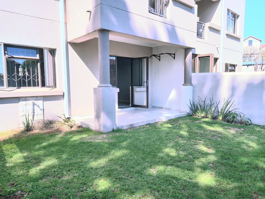 To Let 2 Bedroom Property for Rent in Broadacres Gauteng