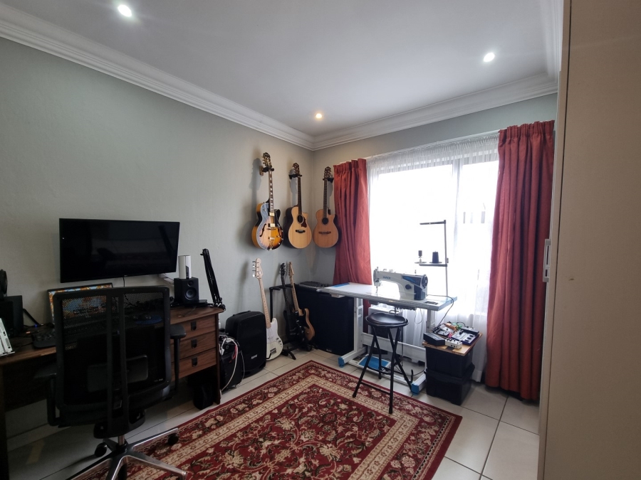 3 Bedroom Property for Sale in Ferndale Gauteng