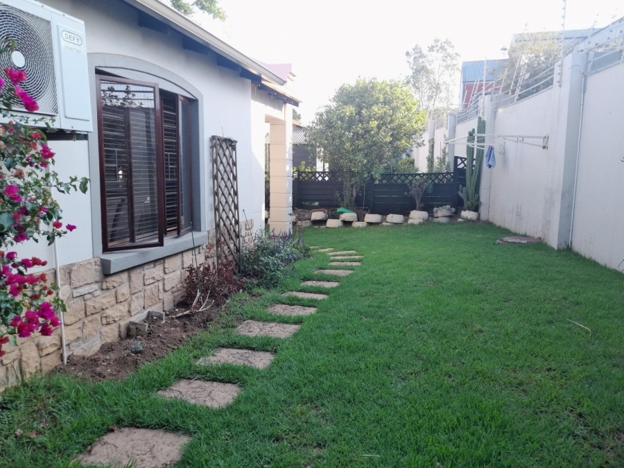 To Let 2 Bedroom Property for Rent in Paulshof Gauteng