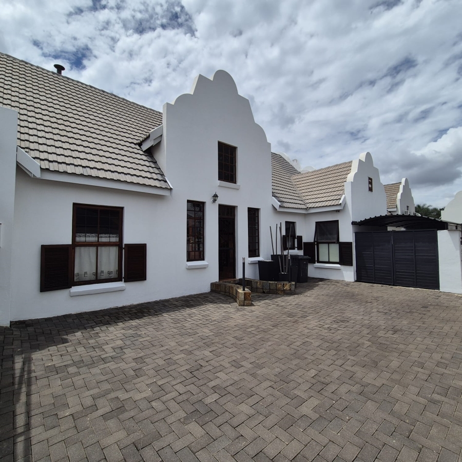 4 Bedroom Property for Sale in Eldoraigne Gauteng