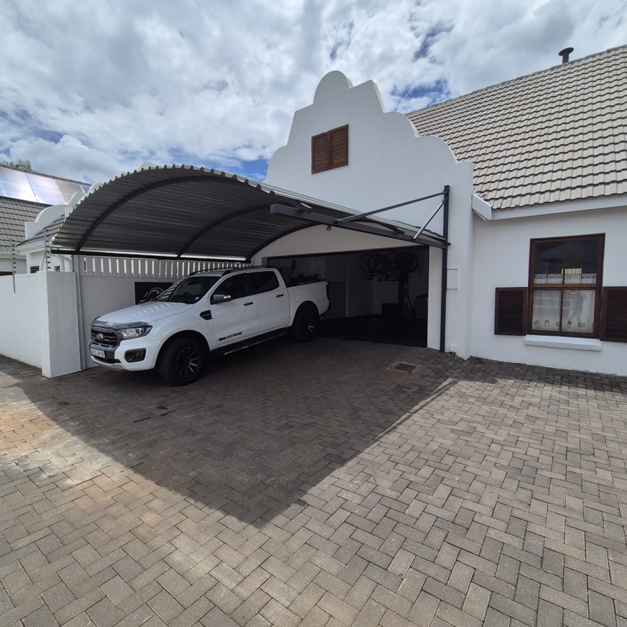 4 Bedroom Property for Sale in Eldoraigne Gauteng