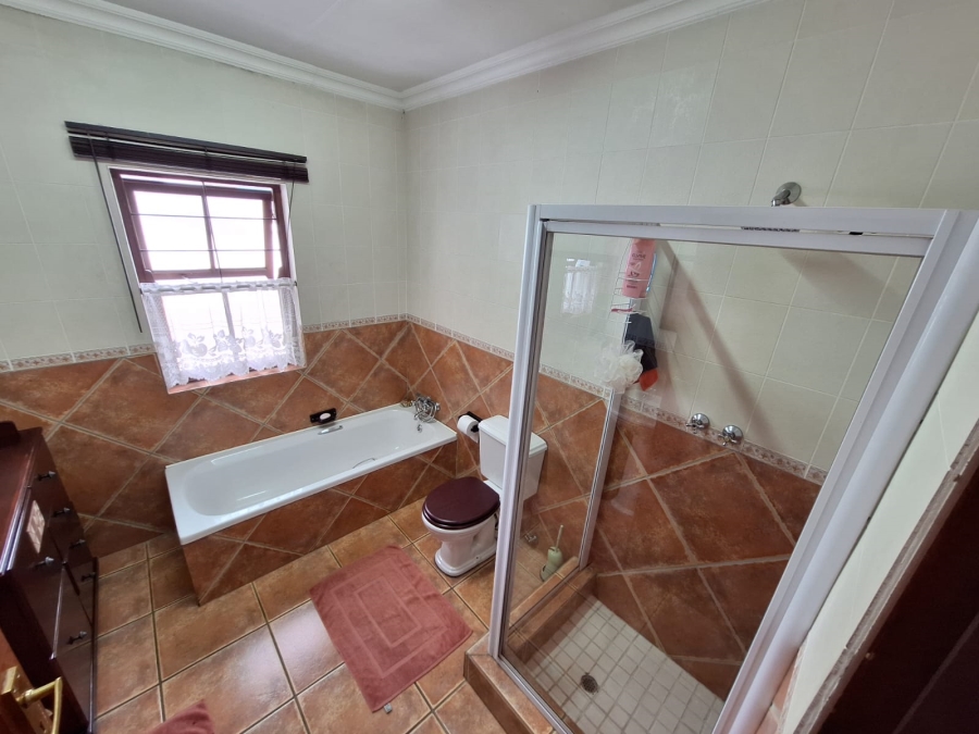 4 Bedroom Property for Sale in Eldoraigne Gauteng