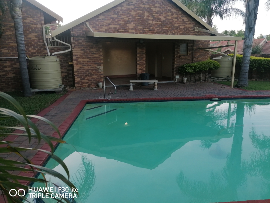 To Let 2 Bedroom Property for Rent in Equestria Gauteng