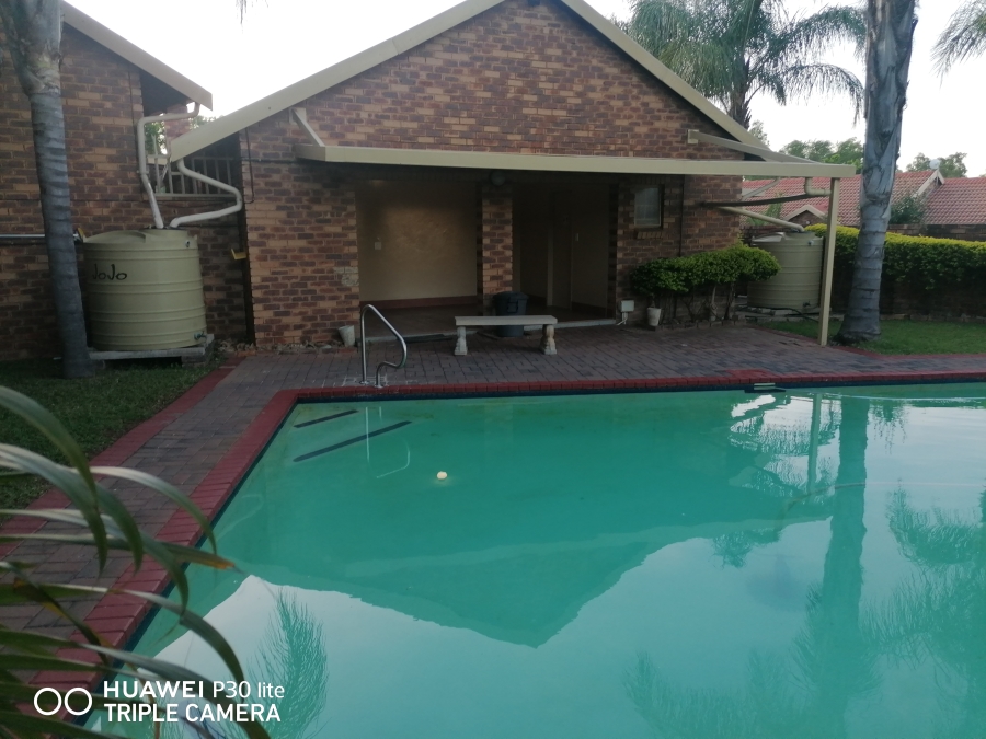 To Let 2 Bedroom Property for Rent in Equestria Gauteng