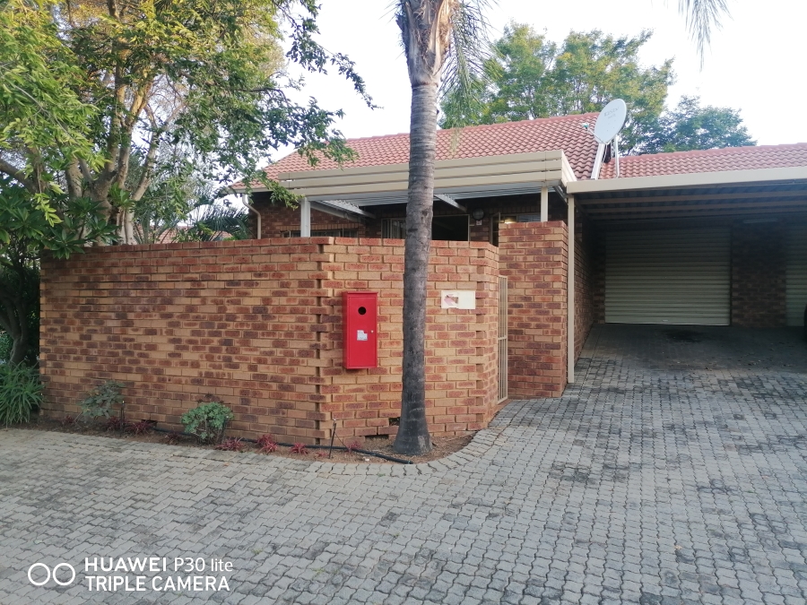 To Let 2 Bedroom Property for Rent in Equestria Gauteng