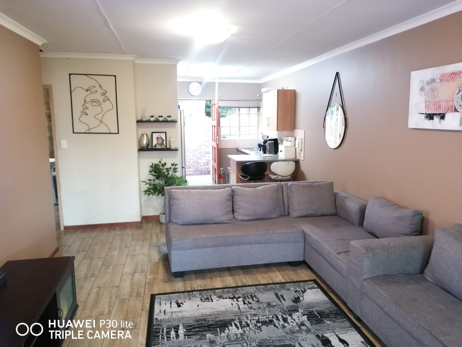 To Let 2 Bedroom Property for Rent in Equestria Gauteng