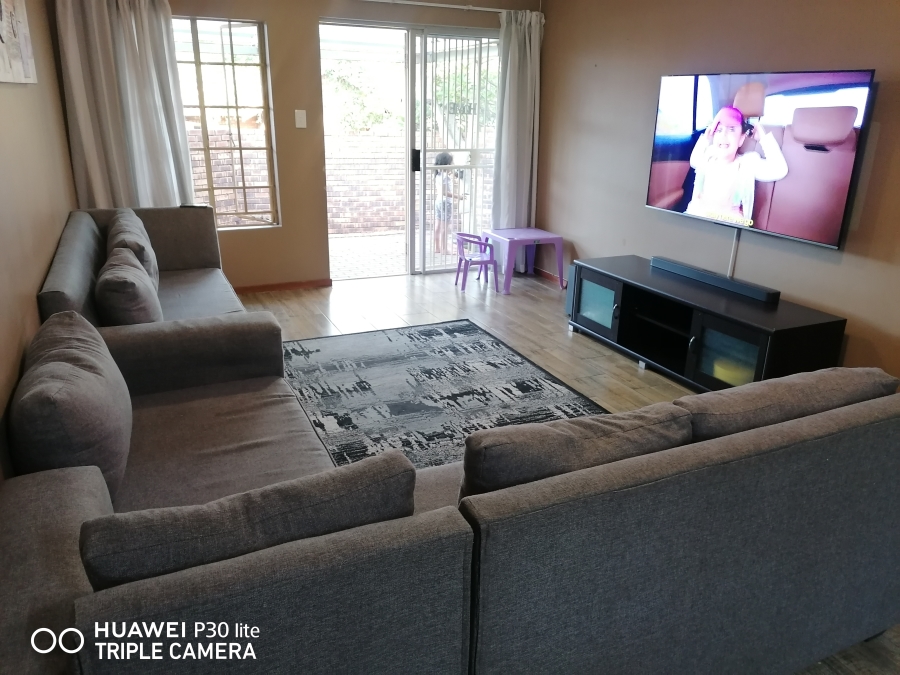 To Let 2 Bedroom Property for Rent in Equestria Gauteng