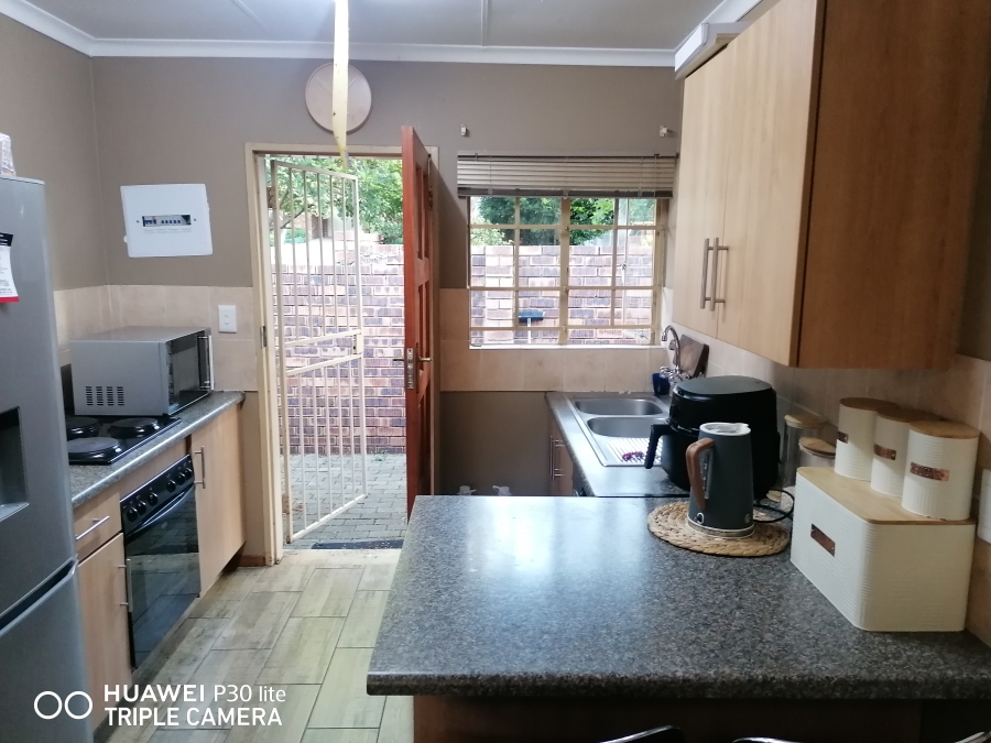 To Let 2 Bedroom Property for Rent in Equestria Gauteng