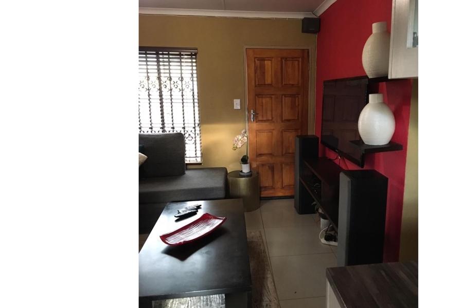 To Let 3 Bedroom Property for Rent in Glenway Estate Gauteng