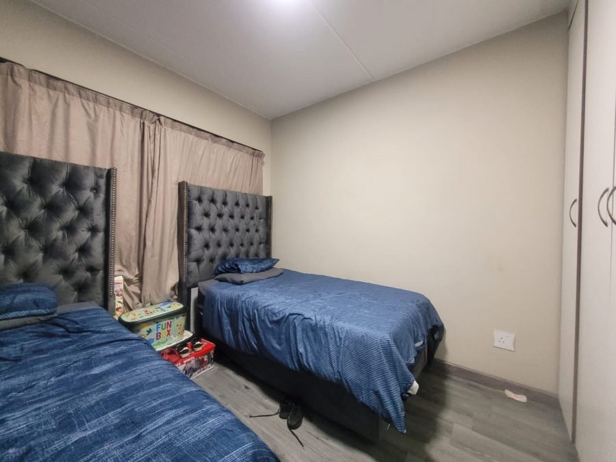 2 Bedroom Property for Sale in Witpoortjie Gauteng