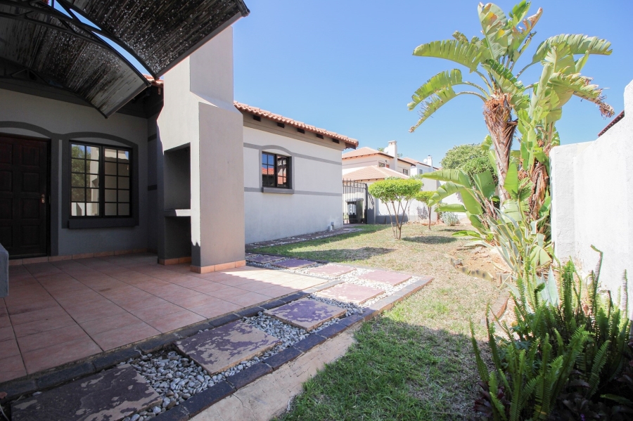 3 Bedroom Property for Sale in Broadacres Gauteng