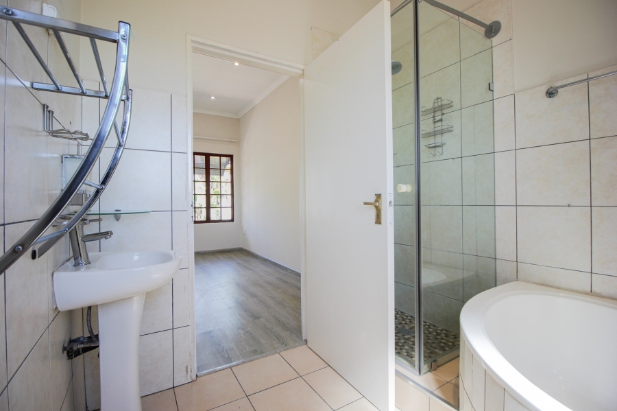 3 Bedroom Property for Sale in Broadacres Gauteng