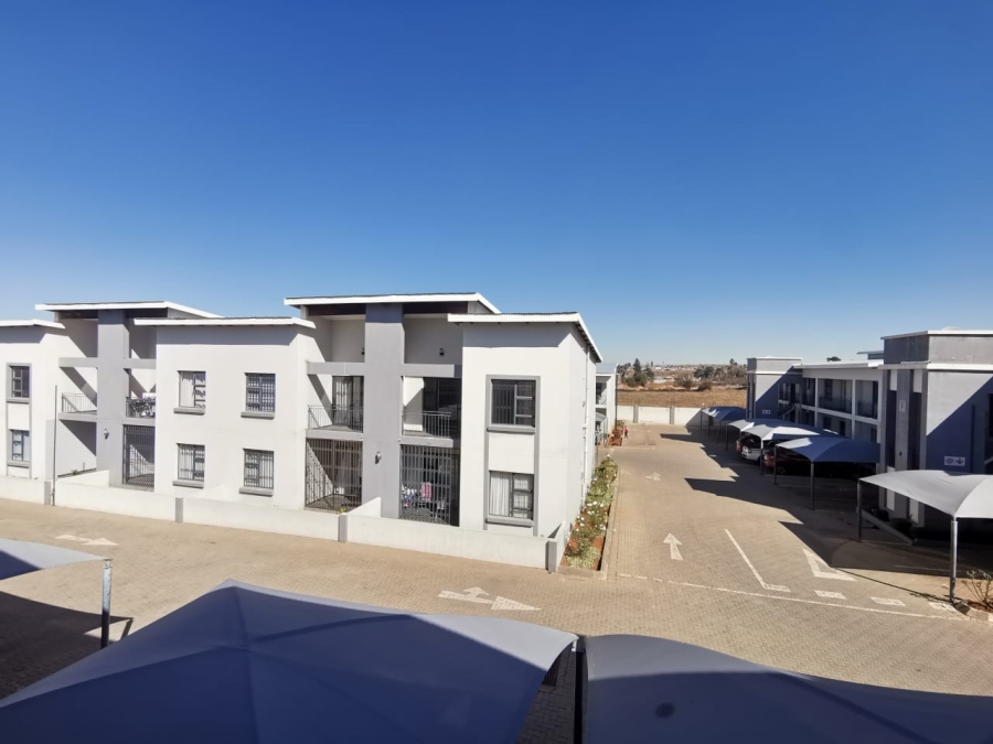 2 Bedroom Property for Sale in Witpoortjie Gauteng