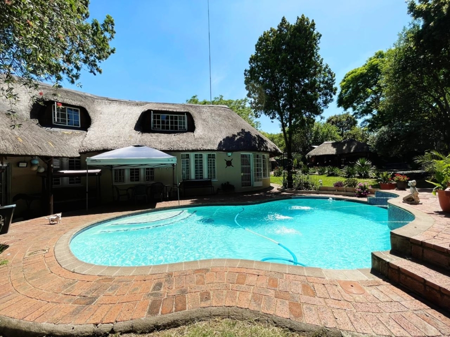 6 Bedroom Property for Sale in Buccleuch Gauteng