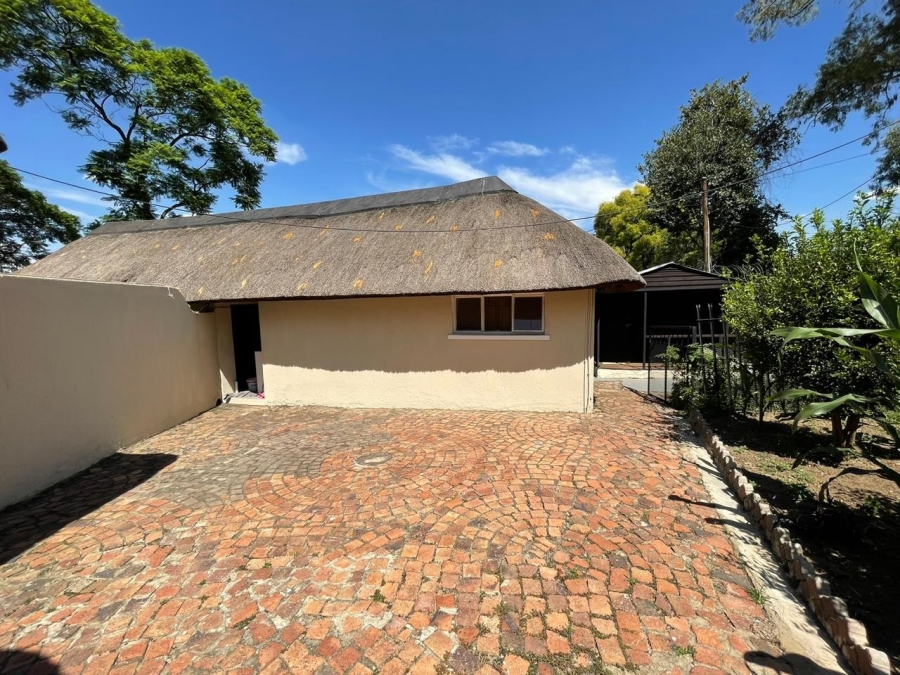 6 Bedroom Property for Sale in Buccleuch Gauteng