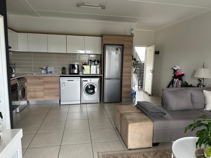 To Let 1 Bedroom Property for Rent in Greenstone Hill Gauteng