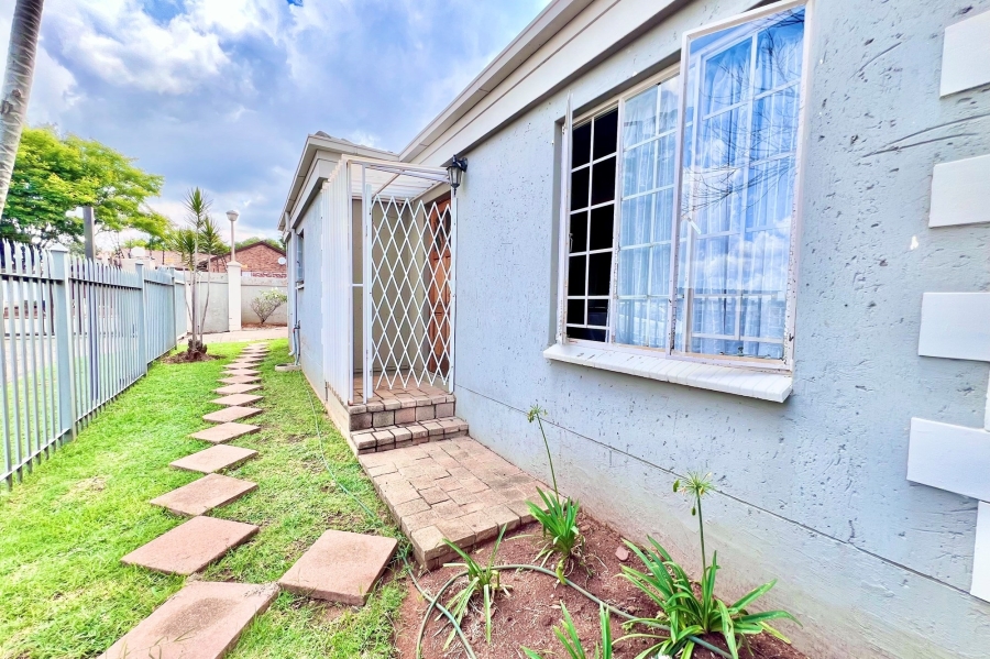 To Let 3 Bedroom Property for Rent in Noordwyk Gauteng