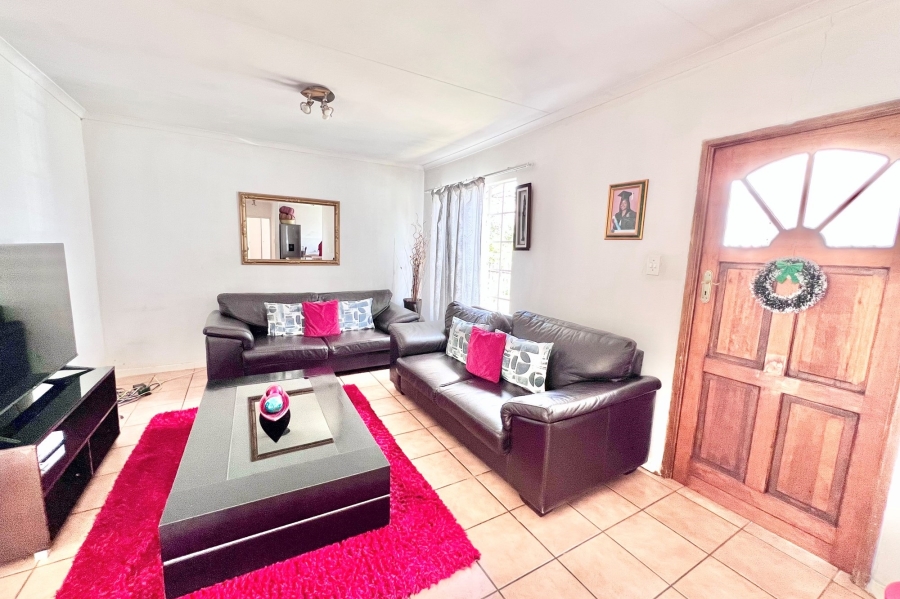 To Let 3 Bedroom Property for Rent in Noordwyk Gauteng