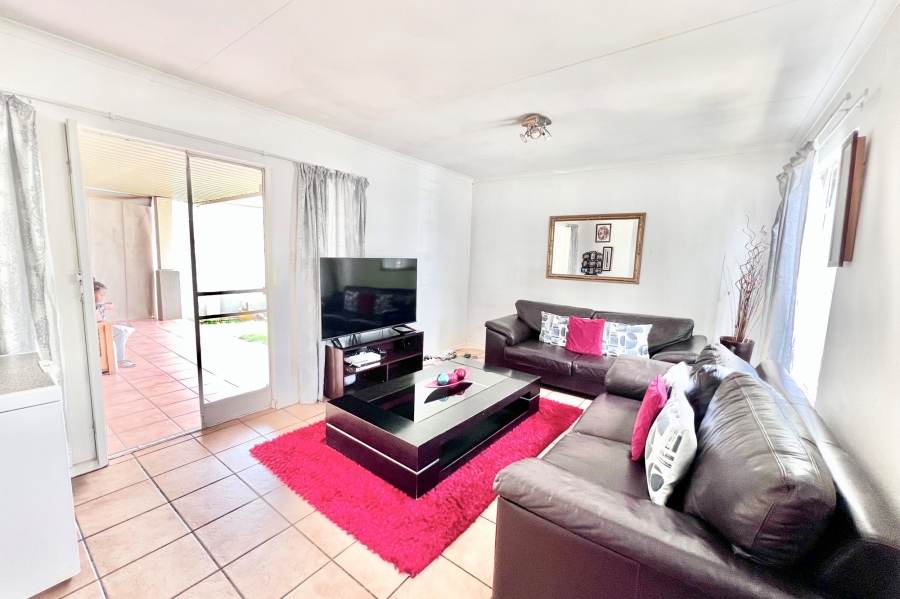 To Let 3 Bedroom Property for Rent in Noordwyk Gauteng