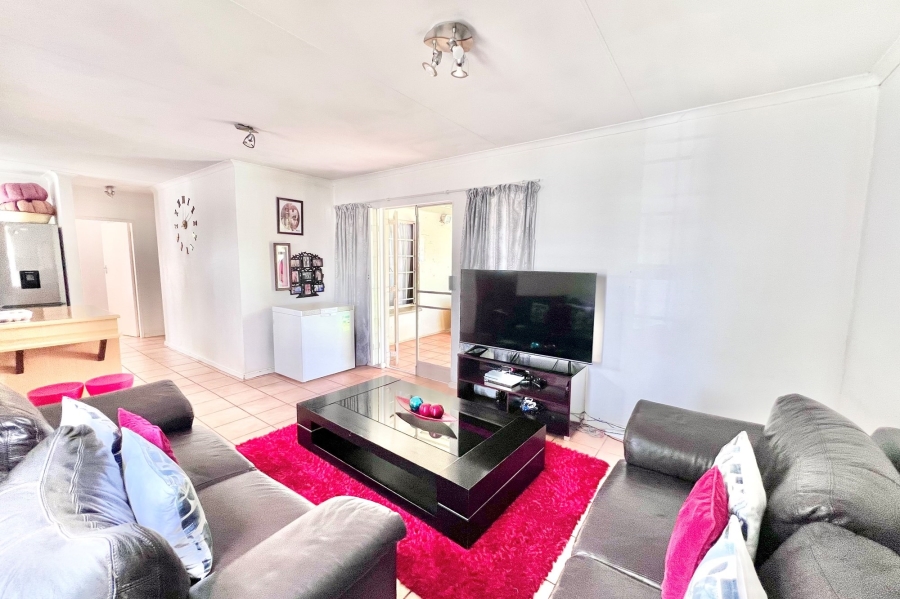 To Let 3 Bedroom Property for Rent in Noordwyk Gauteng