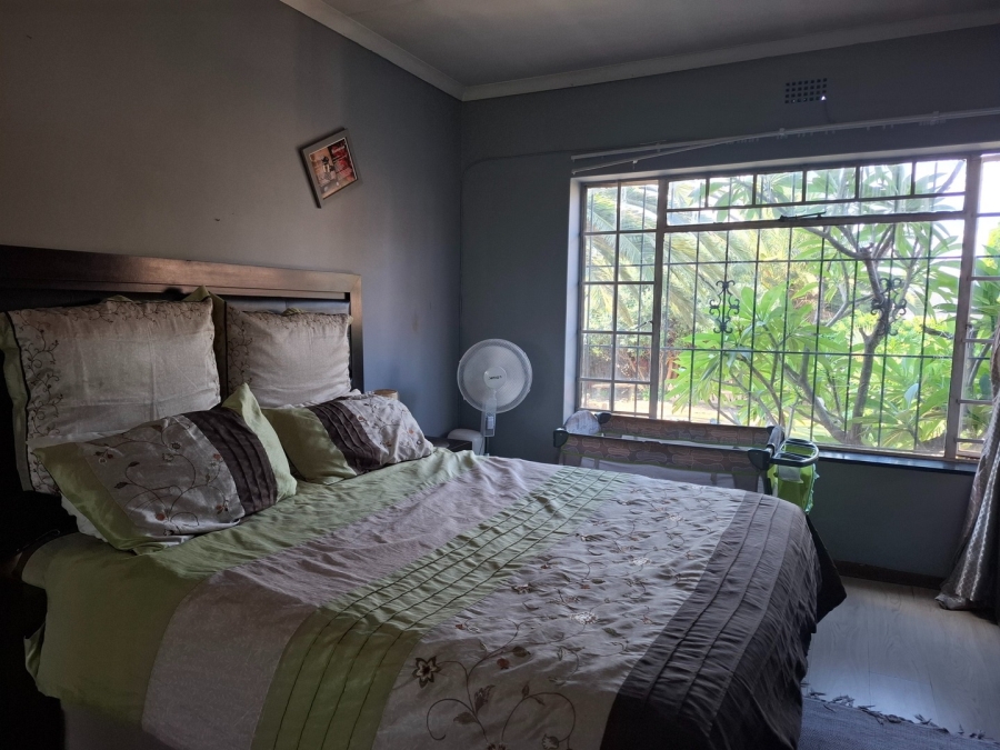 5 Bedroom Property for Sale in Mackenzie Park Gauteng