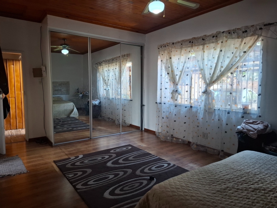 5 Bedroom Property for Sale in Mackenzie Park Gauteng