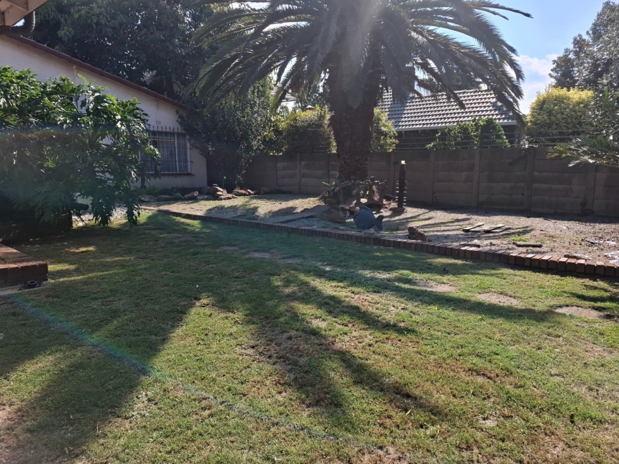 5 Bedroom Property for Sale in Mackenzie Park Gauteng