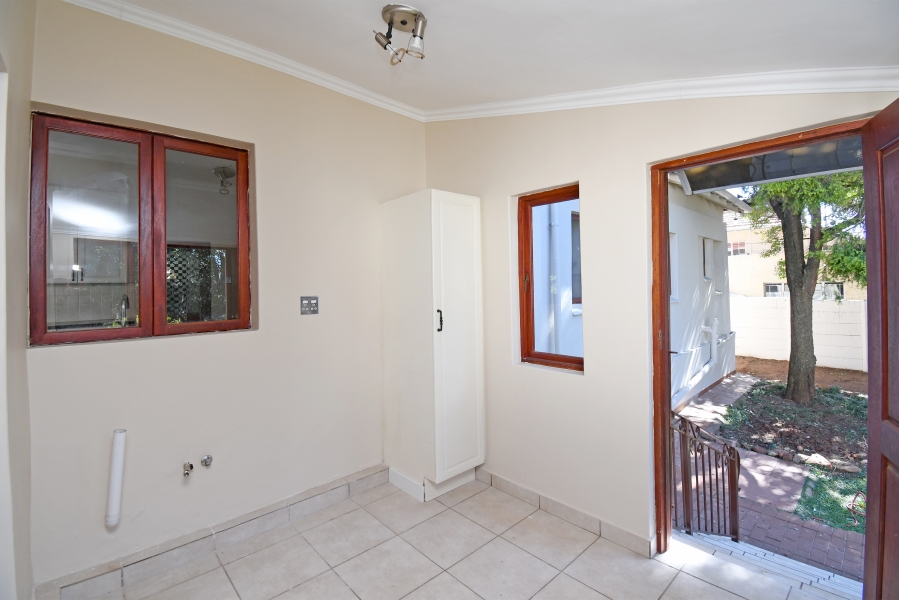 To Let 3 Bedroom Property for Rent in Greenside Gauteng