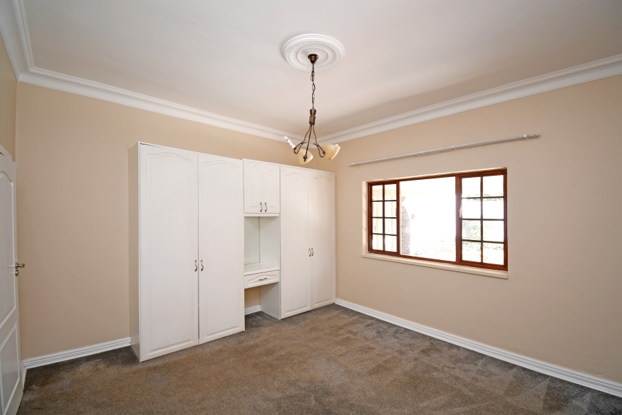 To Let 3 Bedroom Property for Rent in Greenside Gauteng