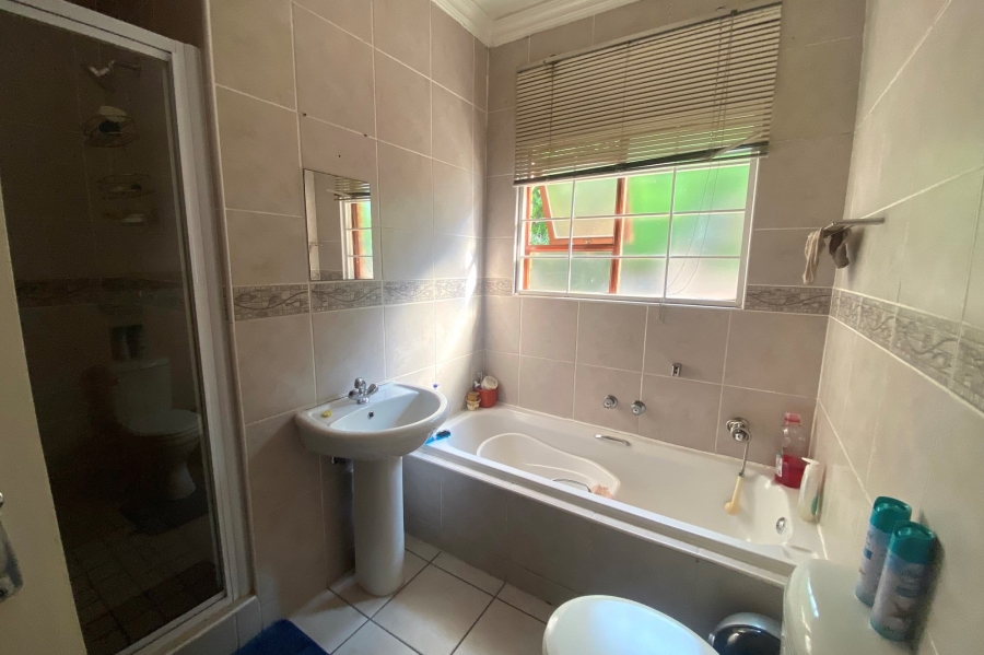 3 Bedroom Property for Sale in Noordhang Gauteng