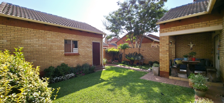 2 Bedroom Property for Sale in Equestria Gauteng