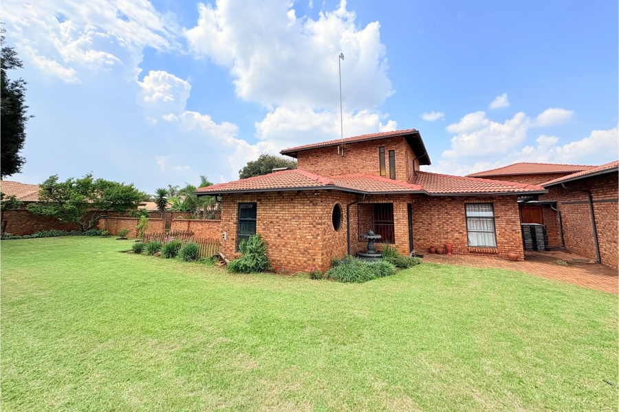 To Let 4 Bedroom Property for Rent in Ravenswood Gauteng