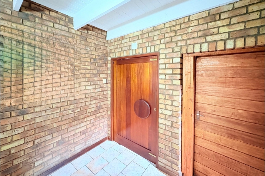 To Let 4 Bedroom Property for Rent in Ravenswood Gauteng