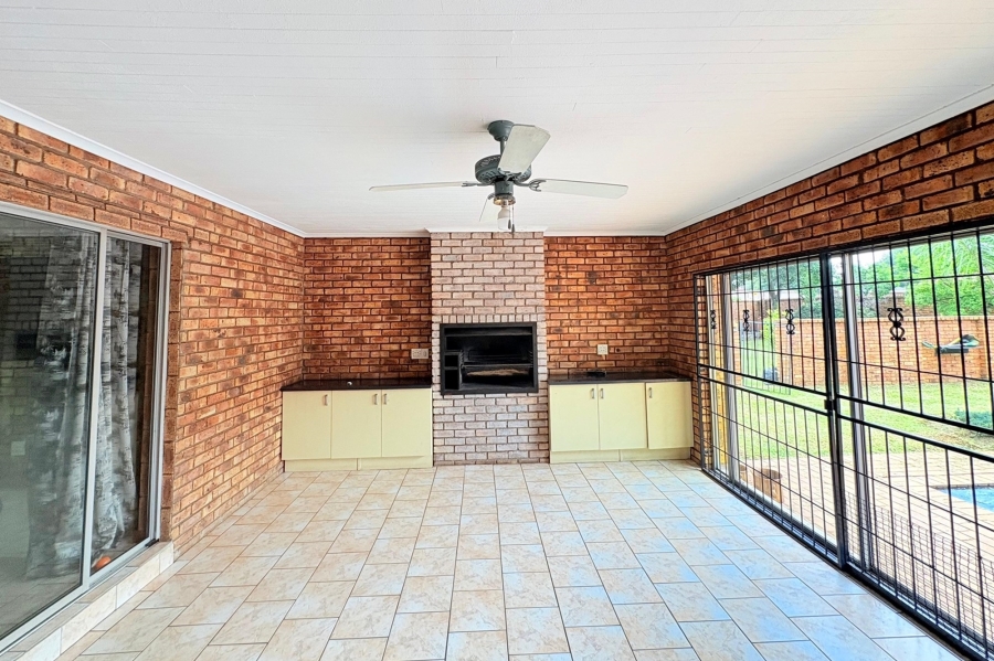 To Let 4 Bedroom Property for Rent in Ravenswood Gauteng