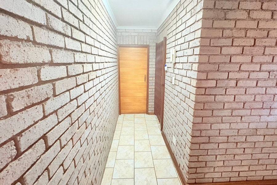 To Let 4 Bedroom Property for Rent in Ravenswood Gauteng