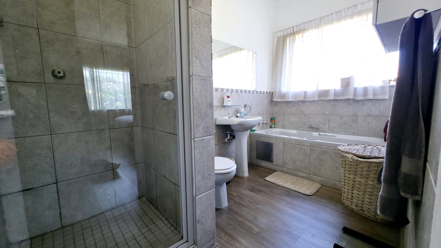 3 Bedroom Property for Sale in Garsfontein Gauteng