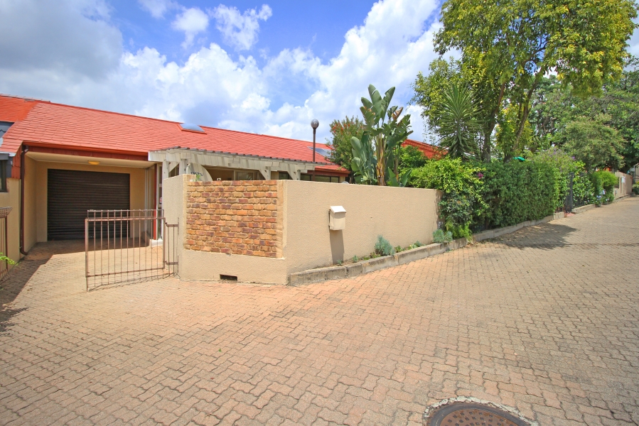 2 Bedroom Property for Sale in Sonneglans Gauteng